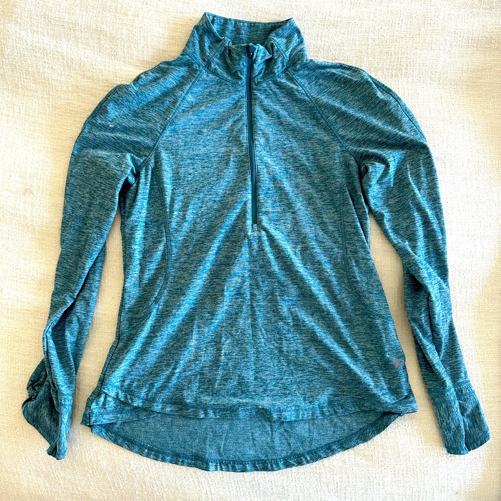 Quarters zip athletic top